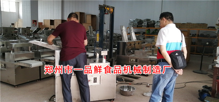 鄭州客戶設備調(diào)試中