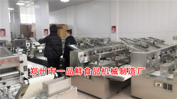 鶴壁客戶(hù)考察一品鮮燴面機(jī)